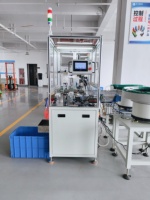 Machine d'insertion automatique de broches fiable certifiée CE, à commande par servomoteur de précision, pour composants électroniques horizontaux.