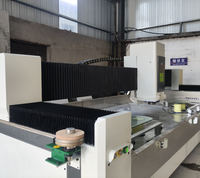 Centre de travail du verre CNC 1530 pour le polissage des miroirs, le meulage des bords et le perçage
