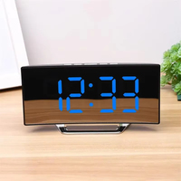 Neuer digitaler LED-Wecker Nacht modus Schlummer funktion Projektion Gebogener Oberflächen spiegel Design für Home Decor Bedside Plastic
