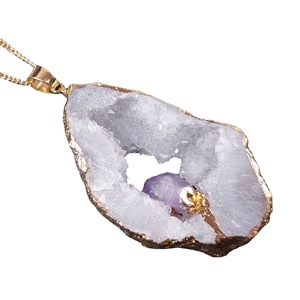 Colgante de Cristal Natural <span class=keywords><strong>Irregular</strong></span> en Bruto, Rodaja de Ágata Hueca con Incrustaciones de Amatista y Borde Dorado, Accesorios para Colgantes - Product Image 6