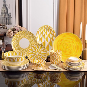 Juego de Platos de Postre de Porcelana Fina de Lujo, 41 Piezas, Color Amarillo - Product Image 1