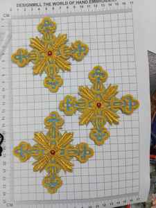 งานปักมือสีทองและสีฟ้าอ่อน - Product Image 3