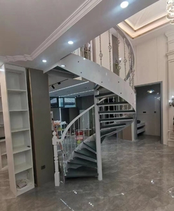 Escalier en spirale moderne en métal sur mesure, intérieur/extérieur, en acier inoxydable avec rampe en verre - Product Image 5