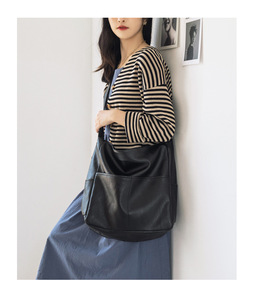Bolsa de Gimnasio al por Mayor, Mochila Retro de PU Portátil, Color Marrón Sólido, Gran Capacidad, Bandolera para Mujer - Product Image 4