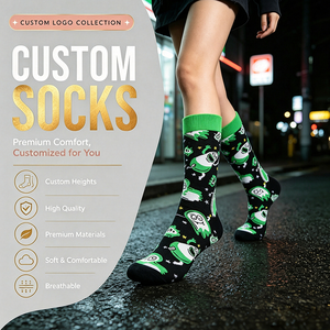 Chaussettes fantaisie en coton respirant à tricot plat, motif goblin vert coquin - Product Image 1