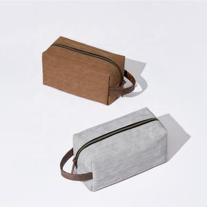 Bolsa de Aseo Portátil de Cuero PU para Hombre, Diseño Moderno, Gran Capacidad, Impermeable, Bolsa de Cosméticos de Viaje con Cierre - Product Image 1