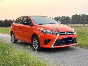 Véhicule d'occasion à vendre <span class=keywords><strong>Toyota</strong></span> <span class=keywords><strong>YARiS</strong></span> L <span class=keywords><strong>Yaris</strong></span> 1.5E <span class=keywords><strong>Dynamic</strong></span> Edition Automatique 2015 <span class=keywords><strong>Toyota</strong></span> Hatchback Voiture en stock - Product Image 3