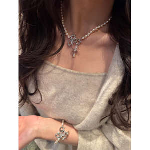 Pulsera Coquette Punk de Alta Gama con Diseño de Orbe de Saturno, Lazo, Perla y Cinta, Diseño de Planeta Estéreo, Estilo Punk, Joyería Espacial 3D, Nueva Llegada - Product Image 2