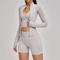 Nouvel ensemble de vêtements de sport pour femmes, veste zippée, haut court à col carré, short taille haute, logo personnalisé, ensemble de yoga sans couture en 3 pièces