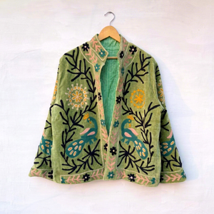 Elegante Chaqueta Suzani de Terciopelo Verde con Bordado Floral y Patrón de Pavo Real, Manga Larga, Estilo Bohemio, Ropa de Abrigo de Invierno para Mujer - Product Image 1