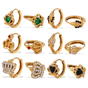 Boucles d'oreilles créoles couronne en acier inoxydable plaqué or 18 carats avec serti clos, bijoux élégants et tendance, idéal pour un cadeau - Product Image 5