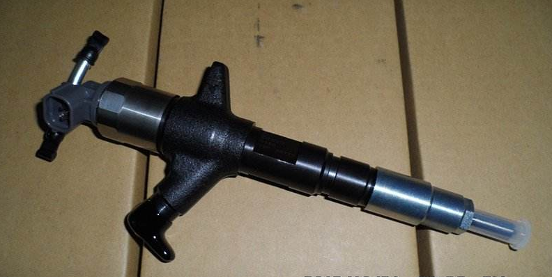 diesel fuel common-rail injector 33800-45700 095000-8310 for Hyundai Excavator