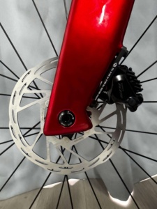 Vélo de route aérodynamique en fibre de carbone 2026, 700c, 24 vitesses, freins à disque hydrauliques, roues en aluminium, léger, course, économique, cadre en fibre de carbone K2 - Product Image 6