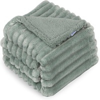 Couverture imperméable pour chien, couverture en peluche de luxe lavable pour chiens de taille moyenne, couverture apaisante super douce pour animaux de compagnie pour l'intérieur