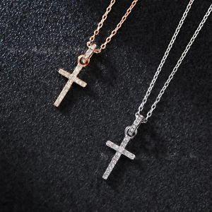 Collana a Croce Semplice ed Elegante con Ciondolo di Gesù, Gioielli e Regali all'Ingrosso per Coppie, per Feste di Uomini e Donne - Product Image 1