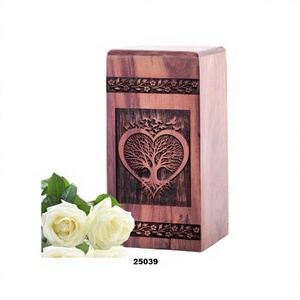 Grande urne funéraire en bois arbre de vie en forme de coeur pour cendres adultes avec sac en velours gratuit - Product Image 1