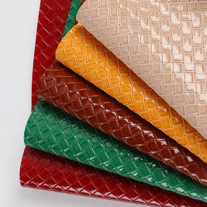 Motivo intrecciato in pelle PVC con superficie lucida impermeabile elegante per la confezione di borse materiale decorativo cuscino da tavolo - Product Image 1