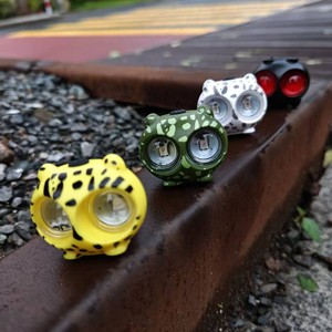 פנס אחורי לאופניים LED ינשוף מצויר עם סוללה נטענת חישת רטט אור אזהרה לרכיבה בלילה - Product Image 5