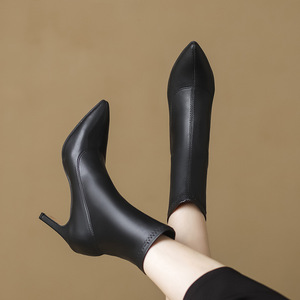 Bottines pour femmes à bout pointu en cuir véritable noir, à enfiler, doublées de fourrure, à talon haut, courtes, pour l'automne - Product Image 3