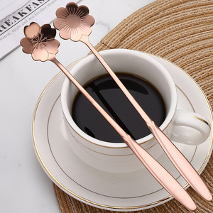 Cuillère à mélange de thé et de crème glacée en acier inoxydable, cuillère à Long manche en forme de fleur pour Souvenirs de mariage <span class=keywords><strong>cadeaux</strong></span> <span class=keywords><strong>d</strong></span>'invités - Product Image 2