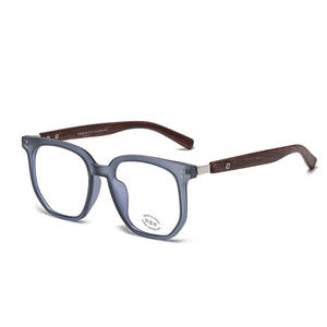 Monture de lunettes carrée style coréen pour femme, verres PC anti-lumière bleue, branches effet bois, design riveté, taille moyenne, fabriqué à Taizhou - Product Image 4