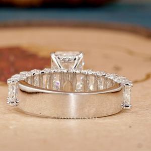 Exquisitos anillos de diamantes de joyería fina elaborados con diamantes de primera calidad y diseñados con elegancia atemporal. - Product Image 5