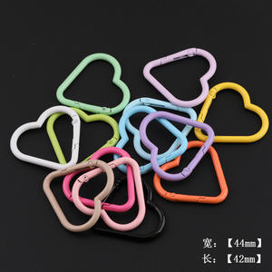 LLavero de <span class=keywords><strong>amor</strong></span> colorido con hebilla de resorte en forma de corazón para aleación de aluminio Rosa hebilla de Montañismo para accesorios de bolsa DIY - Product Image 2