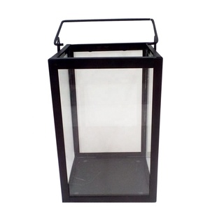 Lanterne suspendue d'intérieur en verre et en fer de couleur noir mat pour décoration de la maison Lanterne suspendue faite à la main de style moderne - Product Image 1