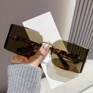 Nuevas Gafas de Sol Mui Home <span class=keywords><strong>Y2K</strong></span> Europeas Americanas sin Marco con Protección UV400 Superior, Retro, <span class=keywords><strong>Cyber</strong></span>, Populares, Estilo Millennium Spice Girls - Product Image 3