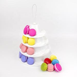 Soporte de <span class=keywords><strong>torre</strong></span> de macarrón de 4 niveles, expositor de galletas de plástico para mascotas blancas con mango, nuevo - Product Image 2