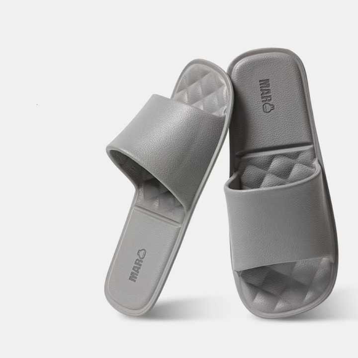 Couple hotel slippers. Foldable and storable slippers. Disposable