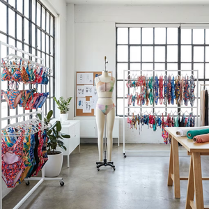 Set Bikini Reversibile da Donna Personalizzato OEM Halter Thong Costumi da Bagno a Copertura Minima Taglio Brasiliano Certificato OEKO-TEX XS-5XL - Product Image 6