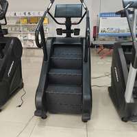 Équipement de gym de qualité supérieure : Simulateur d'escalade commercial en métal, machine à grimper les escaliers électrique, simulateur de marche d'escalier