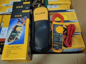 FLUK E F319 1000A True RMS Digital con Pantalla LCD III, Medición de Resistencia de Seguridad de 600V - Product Image 3