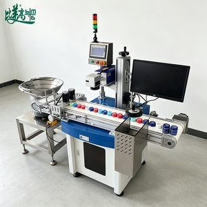 Équipement de gravure laser UV automatique de base pour casquettes, 12 000 casquettes par heure, avec contrôle de la vision du code de matrice de données GS1 et rejet des casquettes non conformes - Product Image 1