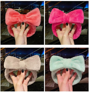 <span class=keywords><strong>Bandeau</strong></span> Spa à Nœud en Polaire Corail Douce, Cache-Cheveux Moelleux pour Maquillage et Soins du <span class=keywords><strong>Visage</strong></span> pour Femmes et Filles - Product Image 3