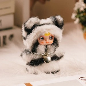 Série Baby Three Yumi Meow Too Wonderful For Words : Boîte mystère en peluche, adorable poupée chaton, pendentif de sac à dos, porte-clés, jouet surprise - Product Image 3