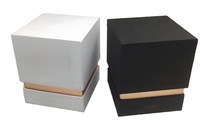 Caja de velas de cartón Kraft personalizada de alta calidad, estampado de lámina dorada, revestimiento UV en relieve, terciopelo de comida brillante mate que se desvanece