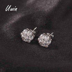 Orecchino scintillante a grappolo a grappolo in cristallo Uwin con 7 poli cubici di zirconi con fiore moda <span class=keywords><strong>vendita</strong></span> calda donna uomo orecchini <span class=keywords><strong>gioielli</strong></span> - Product Image 1
