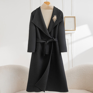 Nuovo Cappotto Invernale da Donna Caldo Confortevole Elegante Traspirante Impermeabile Realizzato al 100% in lana, è ecologico e di alta qualità. - Product Image 4