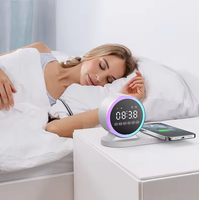 Nouveau chargeur sans fil 3-en-1 en plastique LED de bureau 15W DC, charge rapide, station de charge pliable, réveil, haut-parleur sans fil