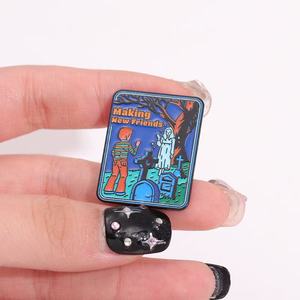 <span class=keywords><strong>Broche</strong></span> personnalisée en métal pour collection <span class=keywords><strong>de</strong></span> commémoration, badges et épingles <span class=keywords><strong>de</strong></span> revers sur le thème des châteaux et des parcs d'attractions d'animation - Product Image 4