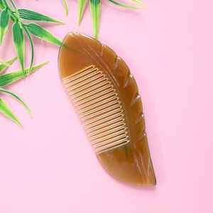 Peigne à cheveux en corne de buffle, fait à la main, à dents larges et lisses, design poli, adapté aux hommes et aux femmes, pour les soins quotidiens des cheveux, démêlage et coiffage - Product Image 4