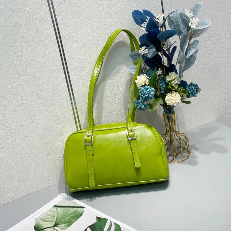 봄/여름 새로운 프리미엄 베개 가방을 2024 여성을위한 가방 패션 보스턴 핸드 헬드 원 숄더 크로스 바디 가방