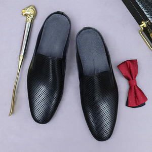 Demi-paire de pantoufles décontractées en cuir pour hommes, pantoufles perforées en cuir véritable à bout fermé, chaussures en cuir rétro décontractées pour affaires - Product Image 2