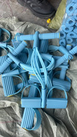 Ensemble d'entraînement avec bandes de résistance (10 tubes), tapis de yoga antidérapant durable à tension moyenne et pédales pour exercices à domicile