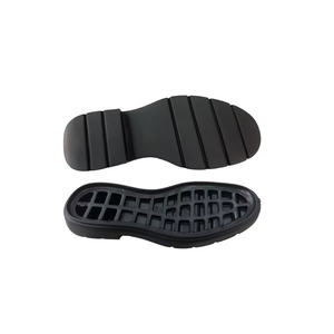 พื้นรองเท้าผู้ชายคุณภาพดี ผลิตจาก PVC ทนทานต่อการใช้งานประจำวัน ให้การยึดเกาะที่สมดุล กันลื่น กันน้ำ รูปทรงคงทน ใช้งานได้ยาวนาน - Product Image 1