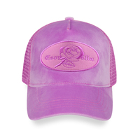Casquette Trucker en Velours Personnalisée de Haute Qualité avec Maille, 5 Panneaux, Applique Brodé et Patch Personnalisé – Vente en Gros