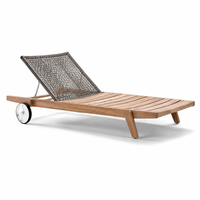 Lit de repos pliable de luxe en teck avec chaise longue en rotin tressé pour villa, cour, balcon, bord de piscine et station balnéaire