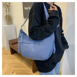 THK0482 Sac à bandoulière de sport décontracté pour femmes, sac à main à bandoulière léger de grande capacité pour la mode d'automne et de printemps - Product Image 3